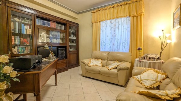 appartamento in vendita ad Aci Catena