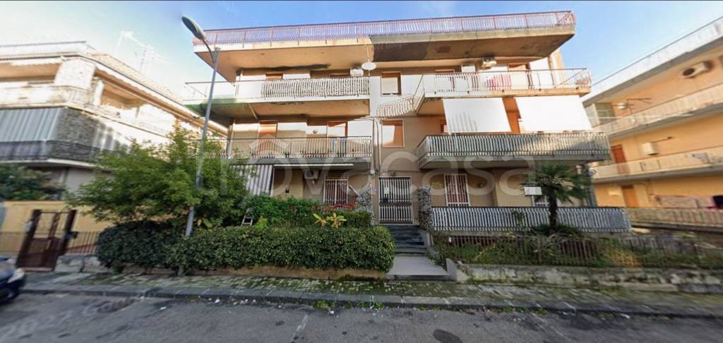 appartamento in vendita ad Aci Catena
