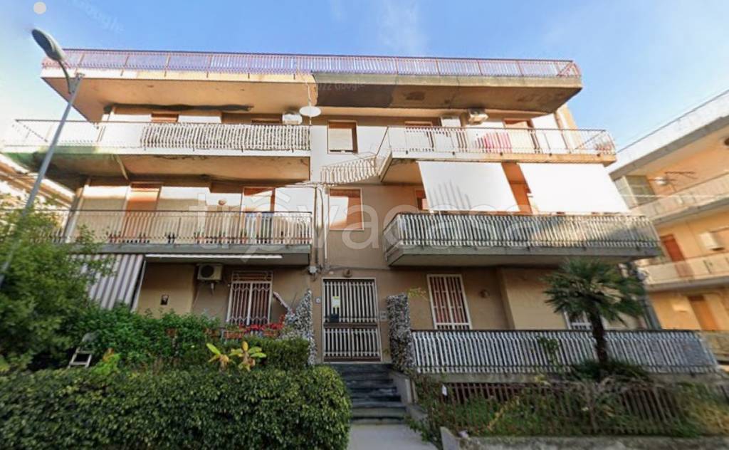 appartamento in vendita ad Aci Catena