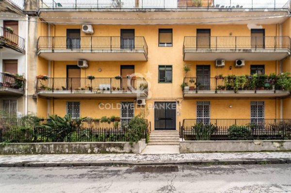 appartamento in vendita ad Aci Catena