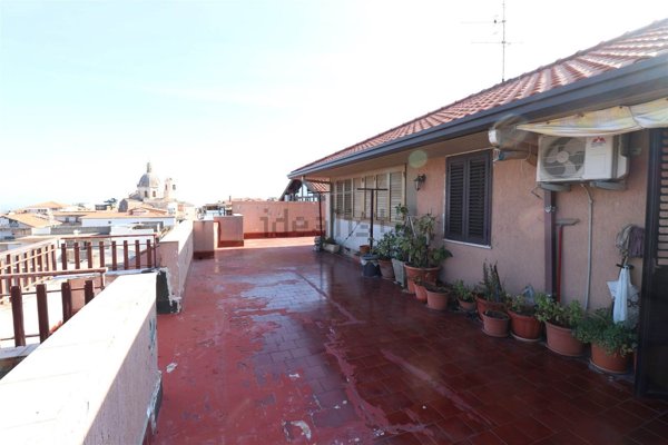 appartamento in vendita ad Aci Catena in zona Aci San Filippo