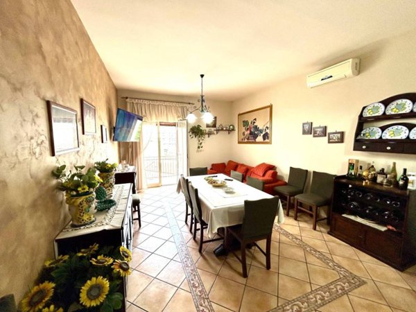 appartamento in vendita ad Aci Catena