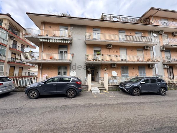 appartamento in vendita ad Aci Catena