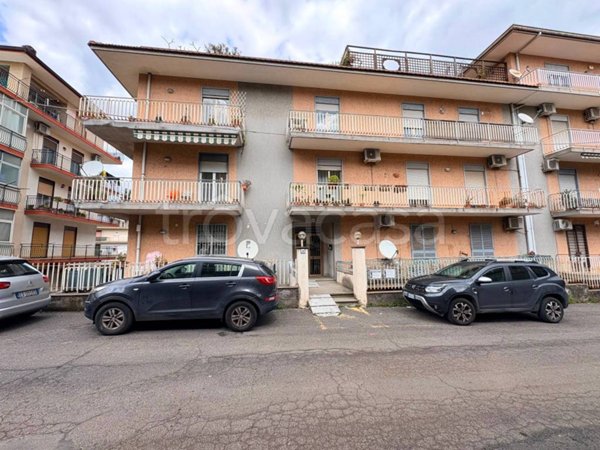 appartamento in vendita ad Aci Catena