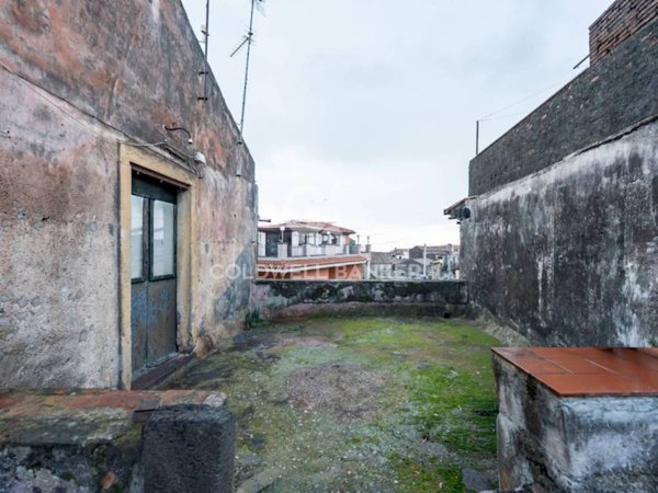 casa indipendente in vendita ad Aci Catena