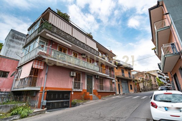 appartamento in vendita ad Aci Catena in zona Aci San Filippo