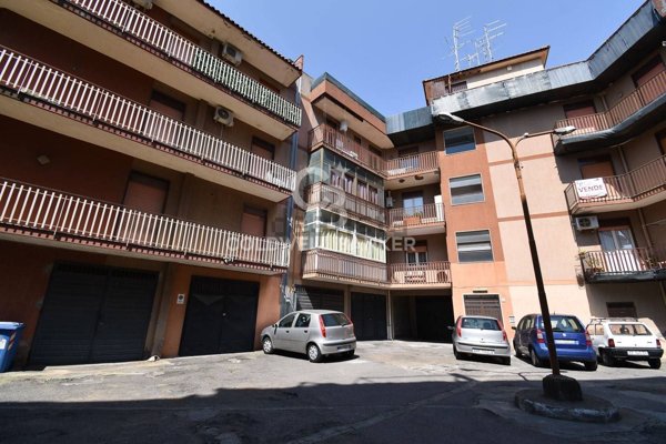 appartamento in vendita ad Aci Catena