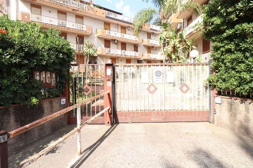 appartamento in vendita ad Aci Catena