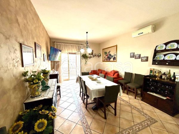 appartamento in vendita ad Aci Catena