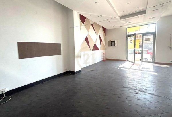 negozio in vendita ad Aci Catena