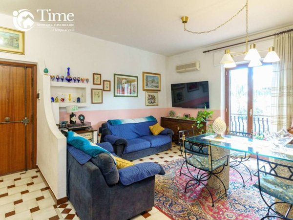 appartamento in vendita ad Aci Catena