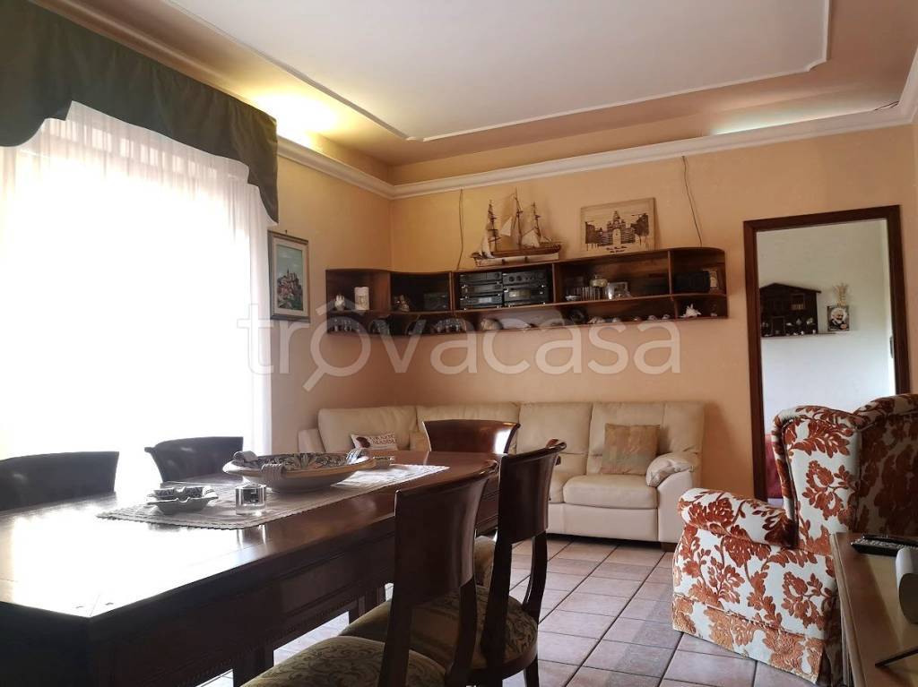 appartamento in vendita ad Aci Catena