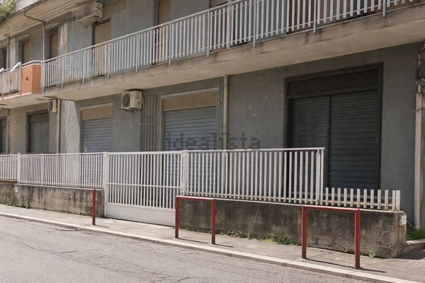 appartamento in vendita ad Aci Catena