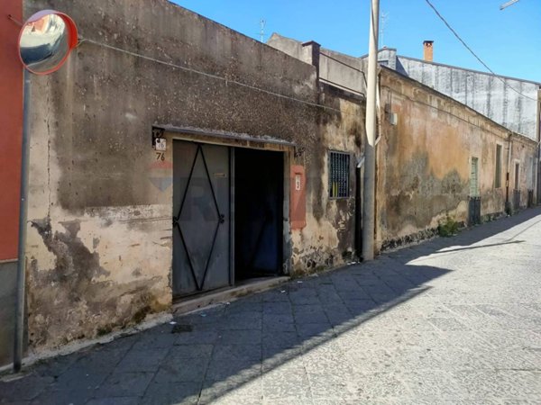 casa indipendente in vendita ad Aci Catena