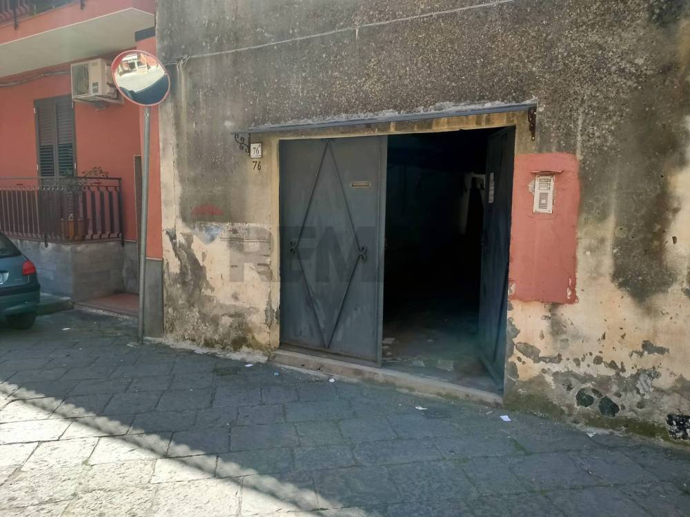 casa indipendente in vendita ad Aci Catena