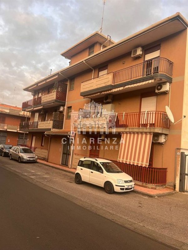 appartamento in vendita ad Aci Catena in zona Aci San Filippo