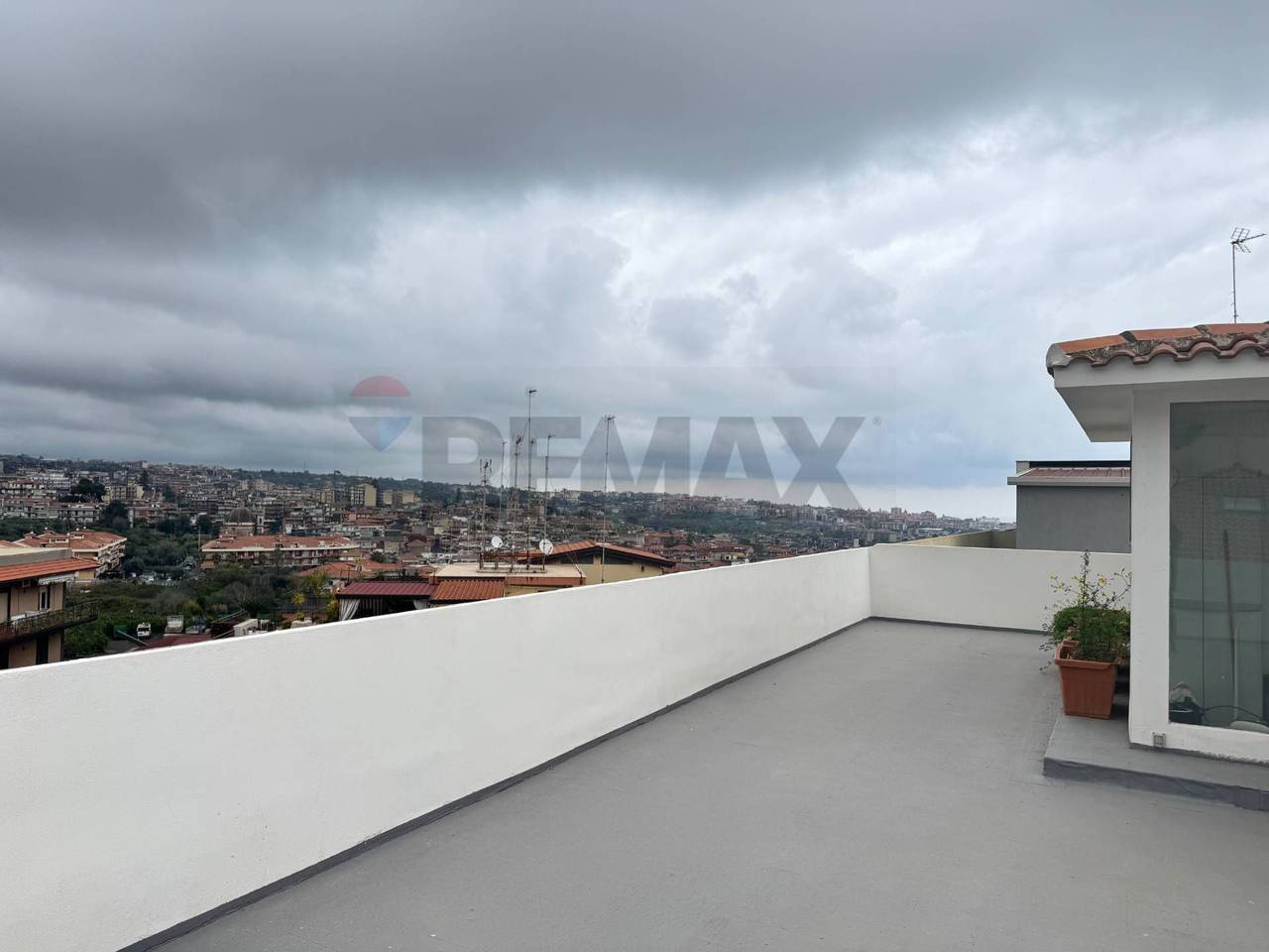 appartamento in vendita ad Aci Catena