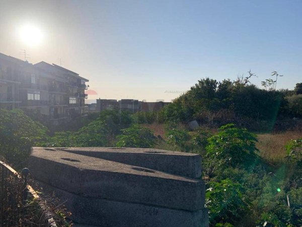 terreno agricolo in vendita ad Aci Catena