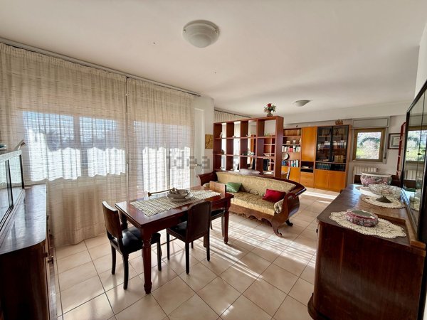 appartamento in vendita ad Aci Catena in zona Vampolieri