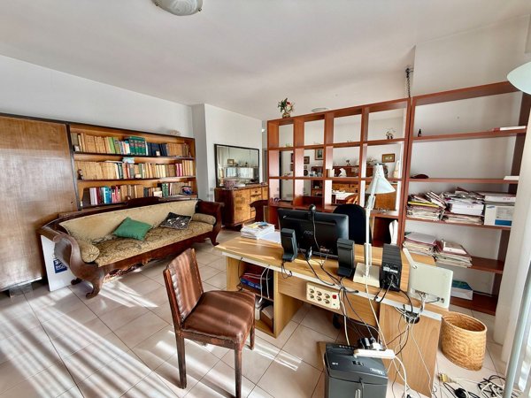 appartamento in vendita ad Aci Catena in zona Vampolieri