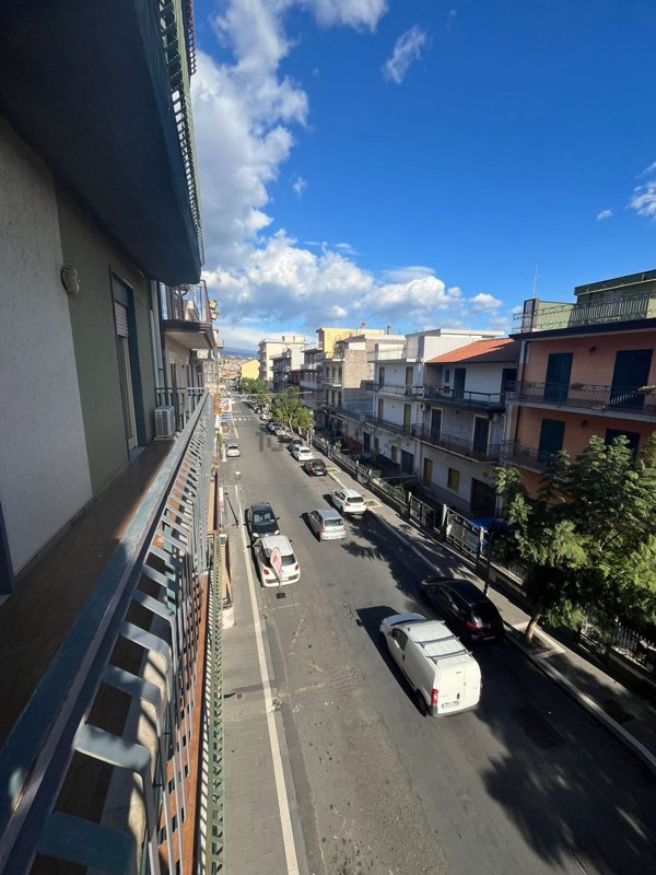 appartamento in vendita ad Aci Catena