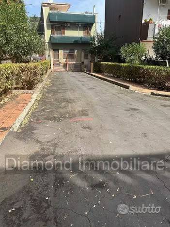 appartamento in vendita ad Aci Catena