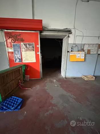 negozio in vendita ad Aci Catena