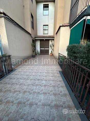 appartamento in vendita ad Aci Catena