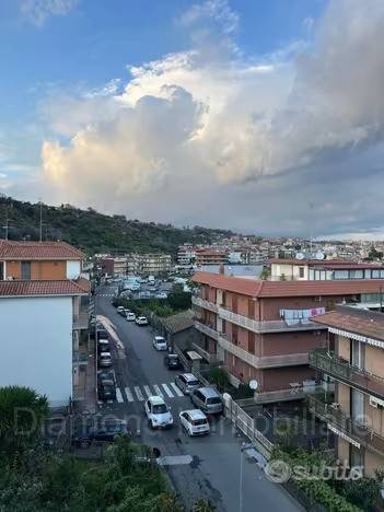 appartamento in vendita ad Aci Catena