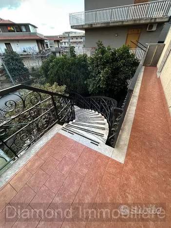 appartamento in vendita ad Aci Catena