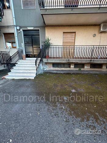 appartamento in vendita ad Aci Catena