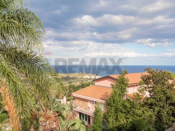 appartamento in vendita ad Aci Catena