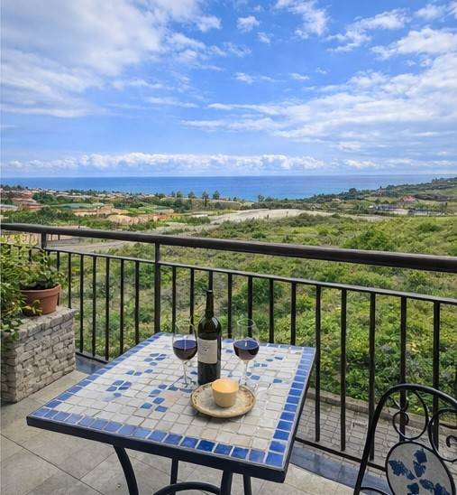 casa indipendente in vendita ad Aci Catena