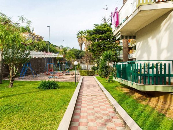 appartamento in vendita ad Aci Catena