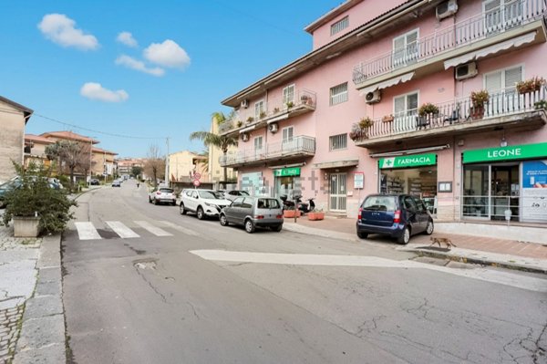 appartamento in vendita ad Aci Catena