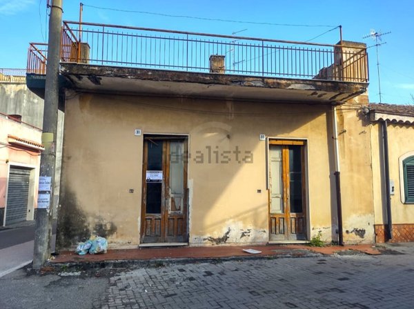 appartamento in vendita ad Aci Catena