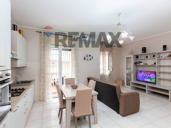 appartamento in vendita ad Aci Catena