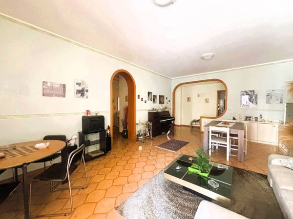 appartamento in vendita ad Aci Catena