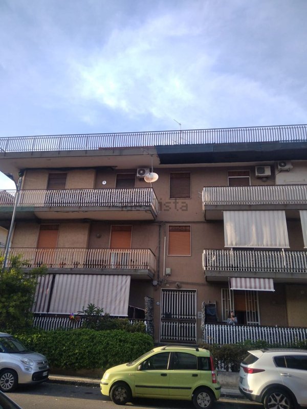 appartamento in vendita ad Aci Catena