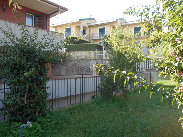 casa indipendente in vendita ad Aci Catena