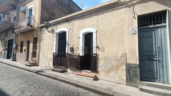 appartamento in vendita ad Aci Catena