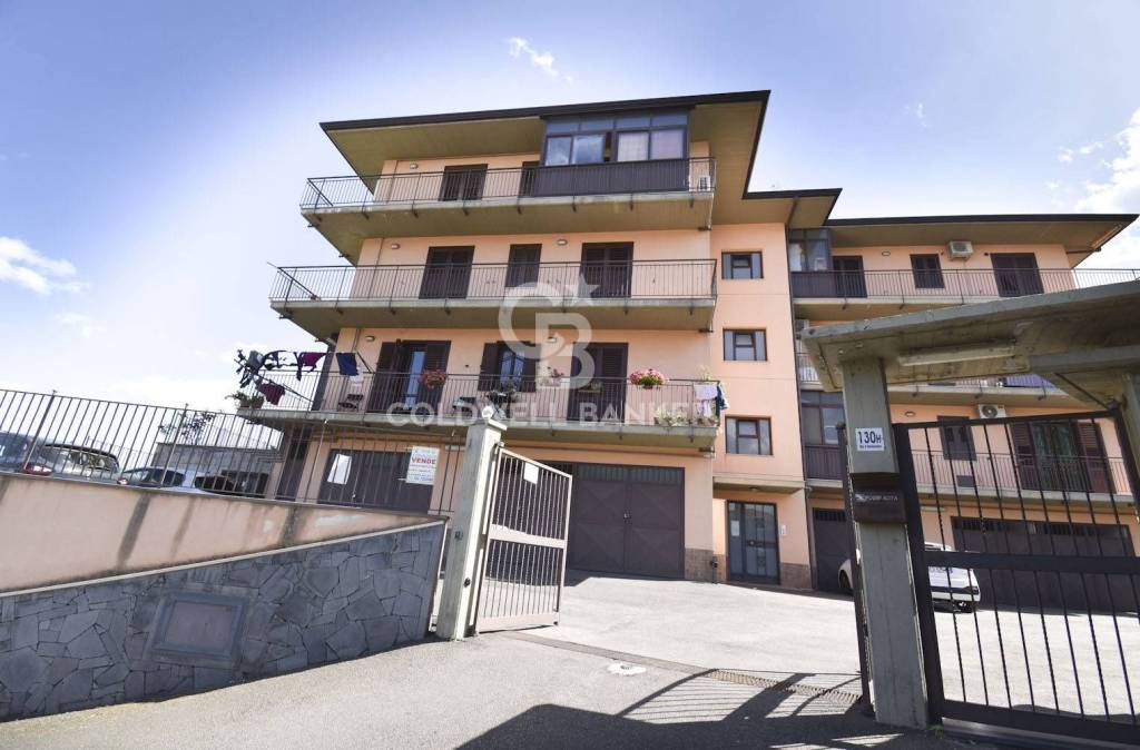appartamento in vendita ad Aci Catena