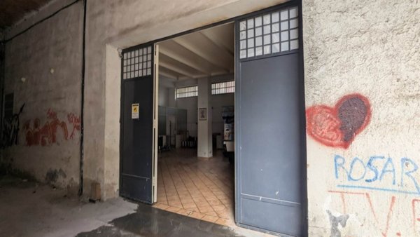 negozio in vendita ad Aci Catena