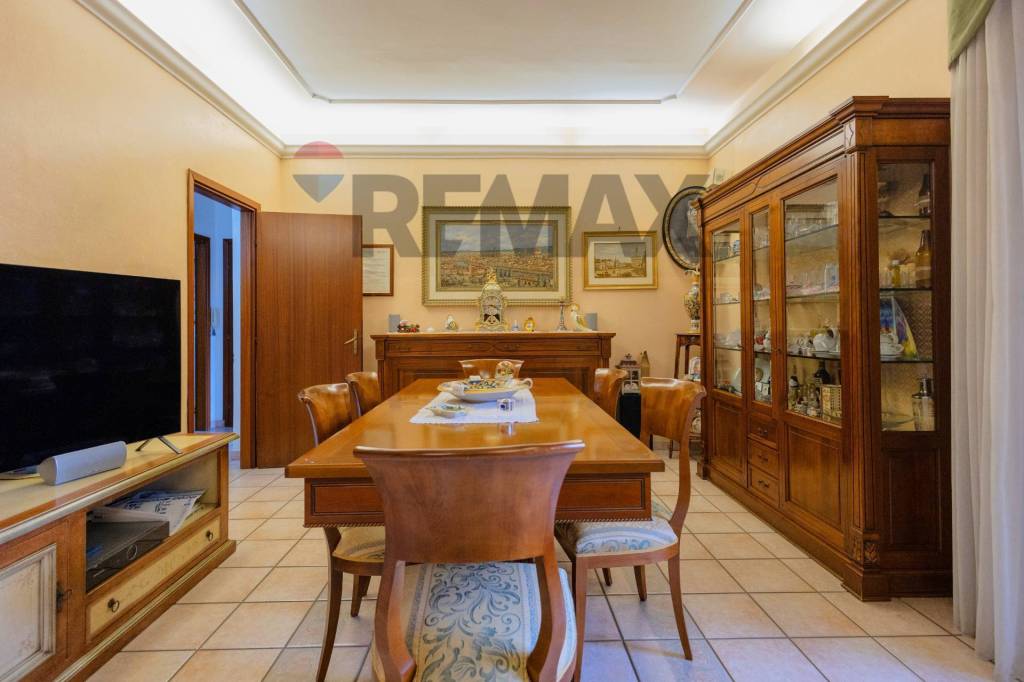 appartamento in vendita ad Aci Catena in zona Aci San Filippo
