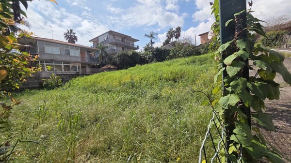 terreno agricolo in vendita ad Aci Catena in zona Vampolieri
