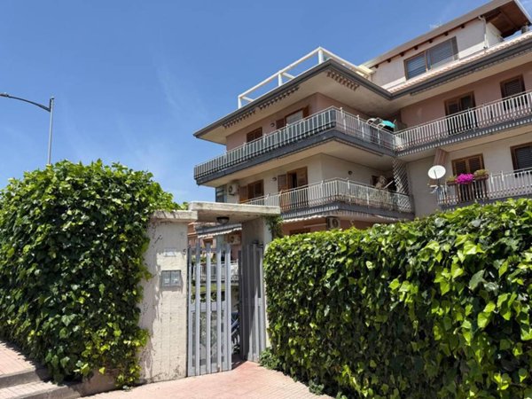 appartamento in vendita ad Aci Catena