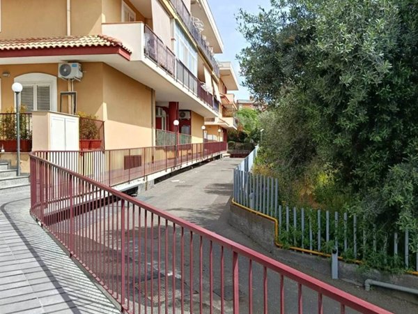appartamento in vendita ad Aci Catena in zona Aci San Filippo