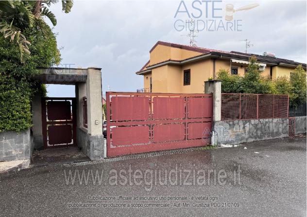 casa indipendente in vendita ad Aci Catena