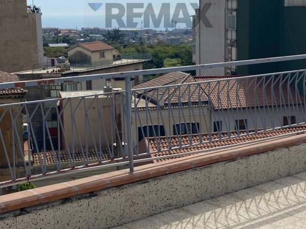appartamento in vendita ad Aci Catena