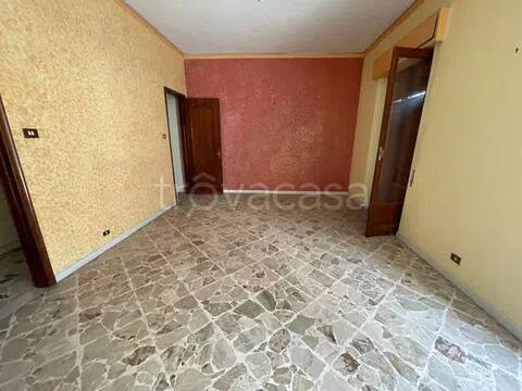 appartamento in vendita ad Aci Catena